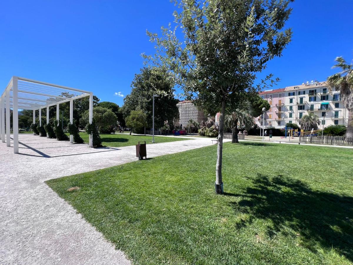 Savona Casa Per Vacanze E Lavoro Apartamento Exterior foto