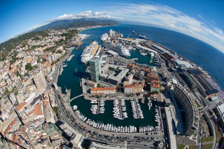 Savona Casa Per Vacanze E Lavoro Apartamento Exterior foto