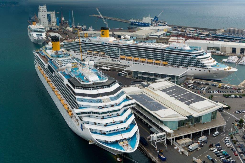 Savona Casa Per Vacanze E Lavoro Apartamento Exterior foto