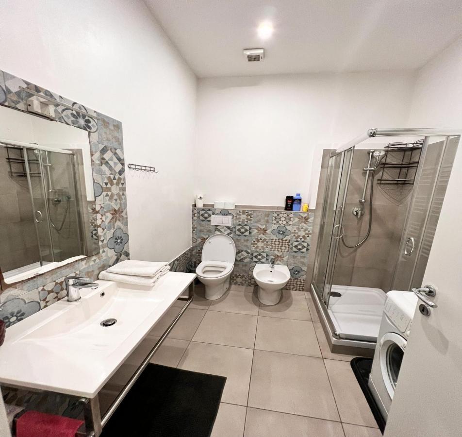 Savona Casa Per Vacanze E Lavoro Apartamento Exterior foto